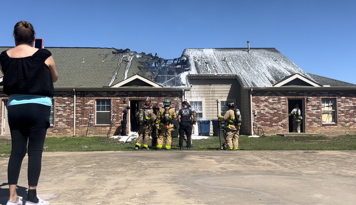 DUPLEX STRUCTURE FIRE :San Antonio fire department battling a duplex structure fire. Smoke could be seen from downtown. This at 9557 somerset rd