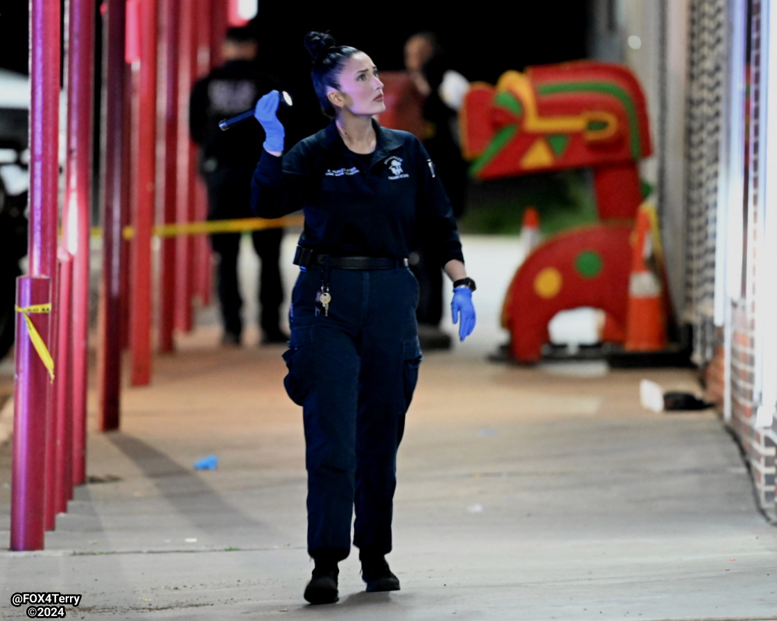 @DallasPD investigators are on scene of a deadly shooting in South Oak Cliff. This occurred at Ann Arbor Ave and S Marsalis Ave.