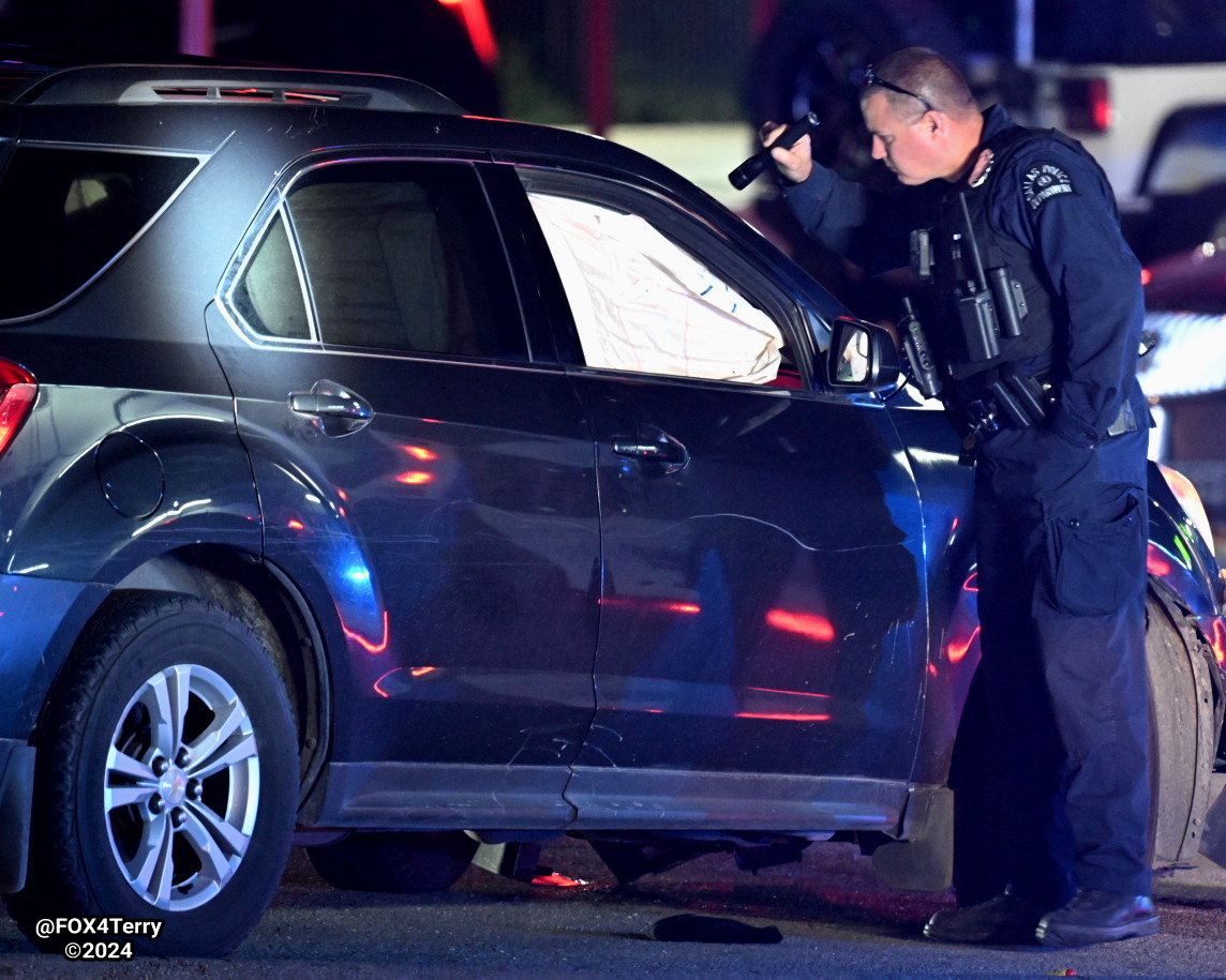 @DallasPD investigators are on scene of a deadly shooting in South Oak Cliff. This occurred at Ann Arbor Ave and S Marsalis Ave.