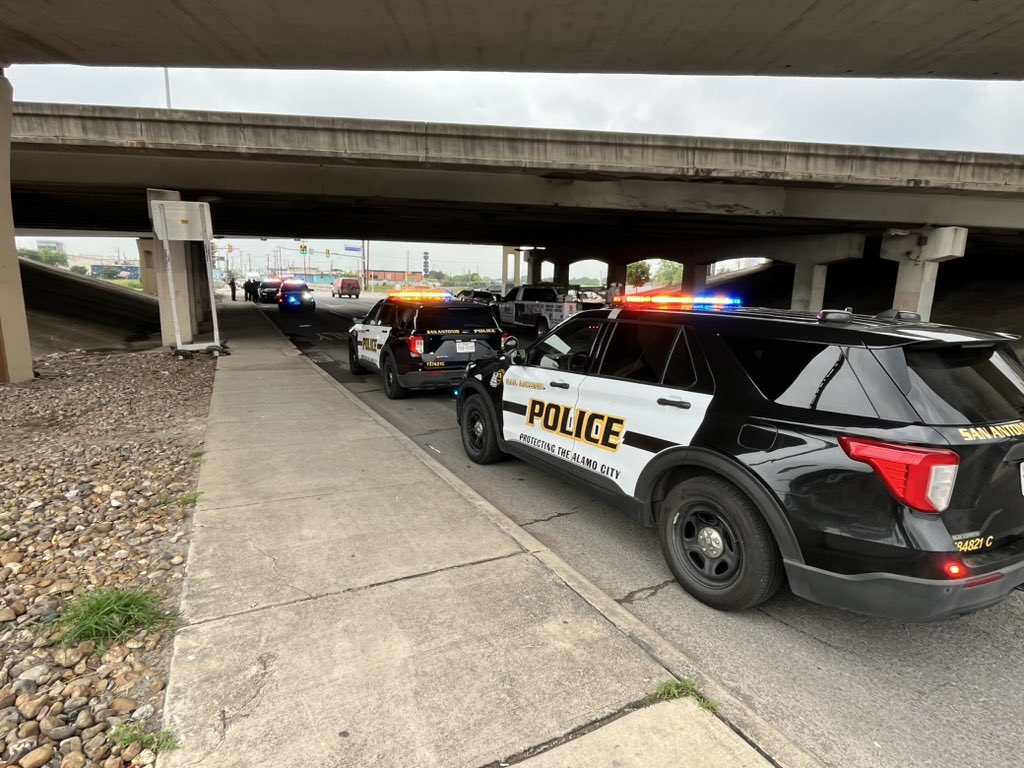 San Antonio police at a scene where a man was struck with a machete. Police tell the two men were arguing and the mother pulled the machete and struck the man in the leg. EMS took care of the man. The suspect was detained