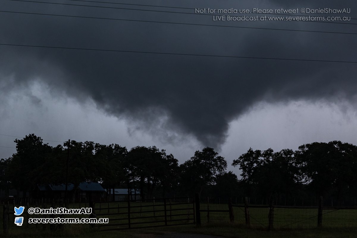 Tornado confirmed east of Groesbeck, Texas