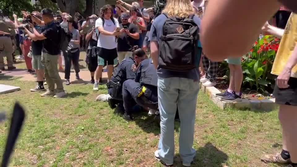 Police at the University of Texas have now begun arresting protesters on the south lawn for the first time since Wednesday. All charges were dismissed last week against more than 50 demonstrators