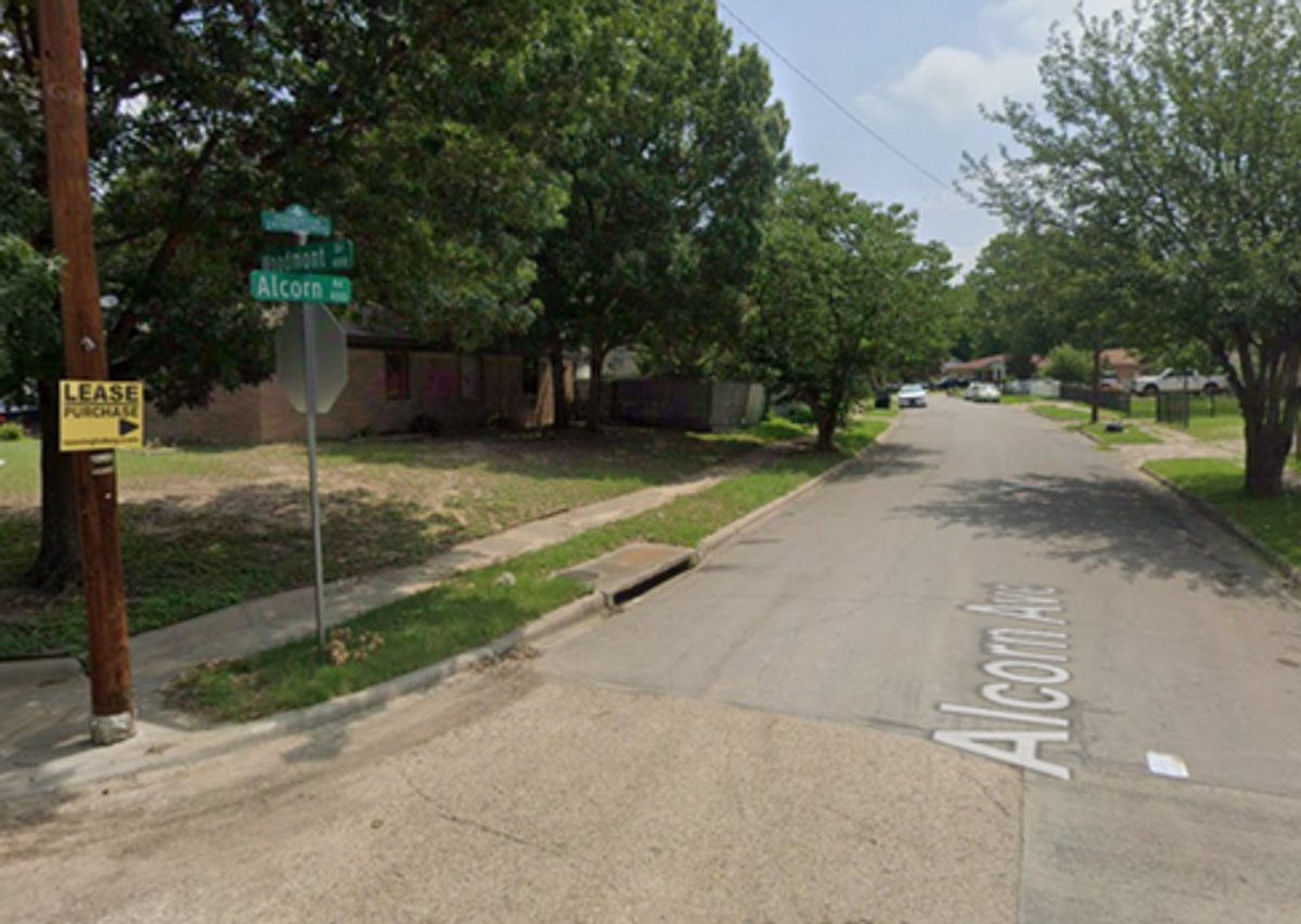 A shooting in Dallas has left one man dead and a child injured, police say
