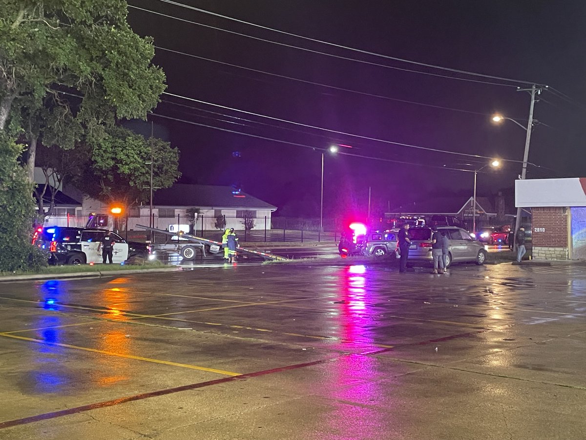 Shooting in Ft Worth early this morning. Police found a teen with a non-life-threatening gunshot wound near the Lit Lounge on Miller Avenue. No suspect in custody
