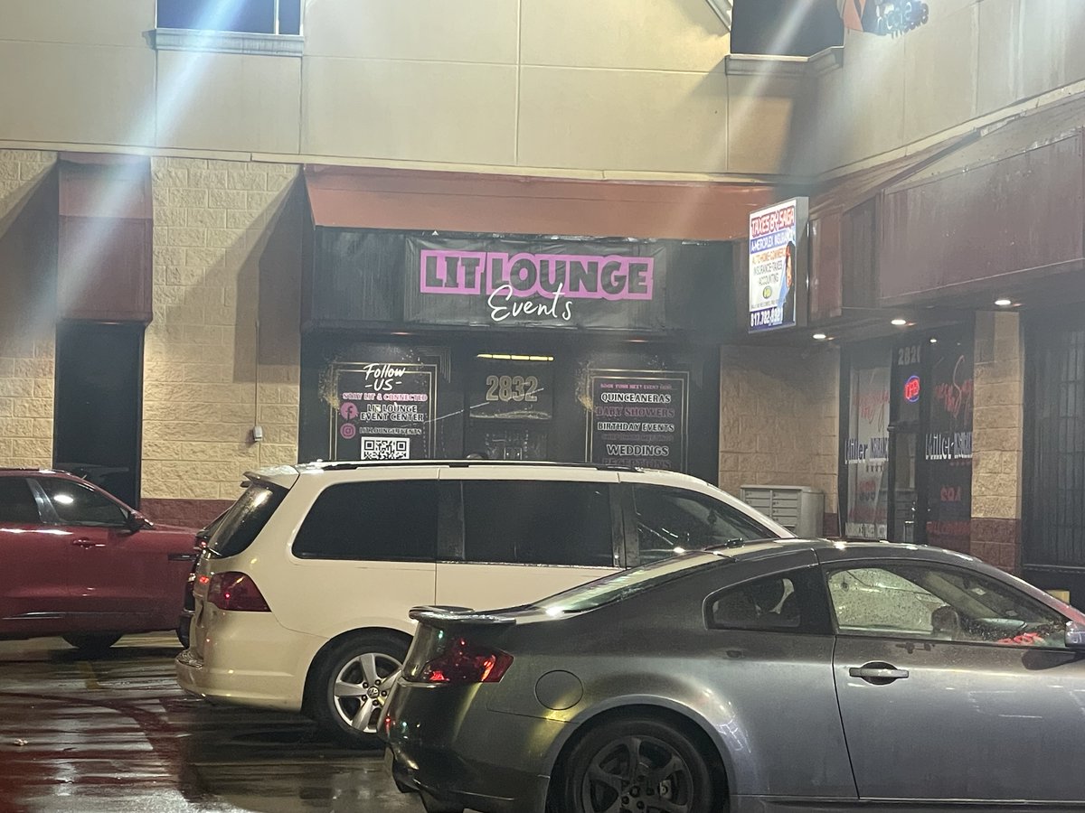 Shooting in Ft Worth early this morning. Police found a teen with a non-life-threatening gunshot wound near the Lit Lounge on Miller Avenue. No suspect in custody 