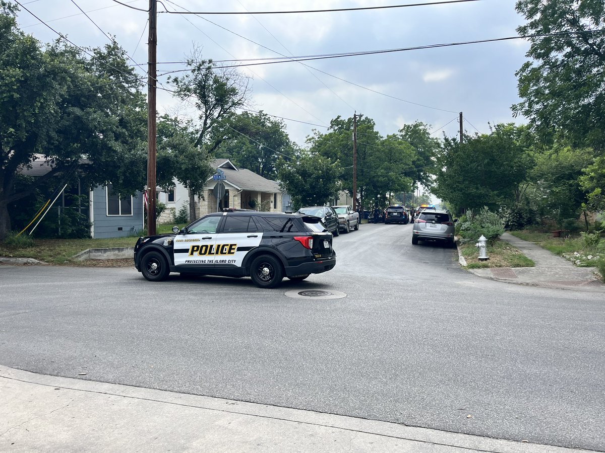 Chase a man saying he had a gun and wanted to hurt himself. Police arrive to talk to the man and he takes off running. He was caught several blocks away and arrested on a previous warrant