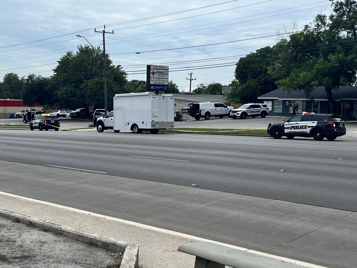 BOMB SQUAD along with Sa pd. This at Linda Dr and San Pedro. Traffic being rerouted at this location. Alamo collage pd is also at scene