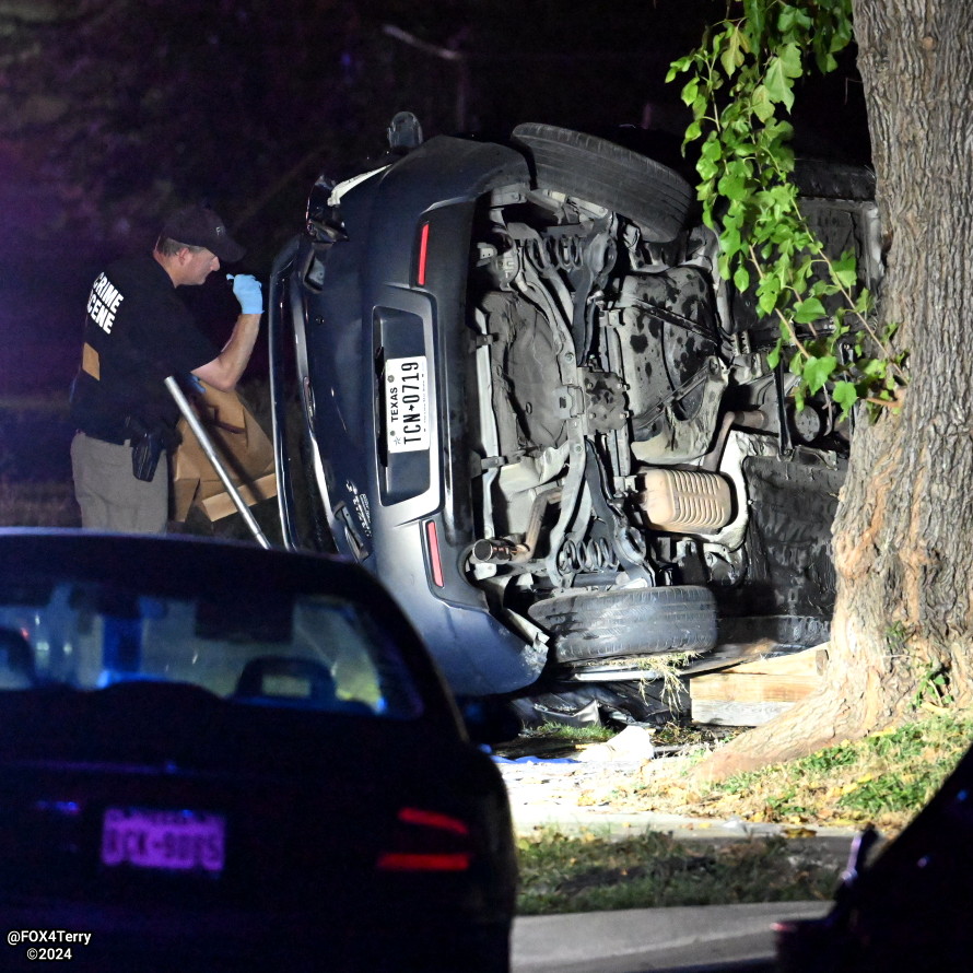 FortWorth police on scene of a crash along NW 27th Street. A woman is dead, two other people seriously injured. 