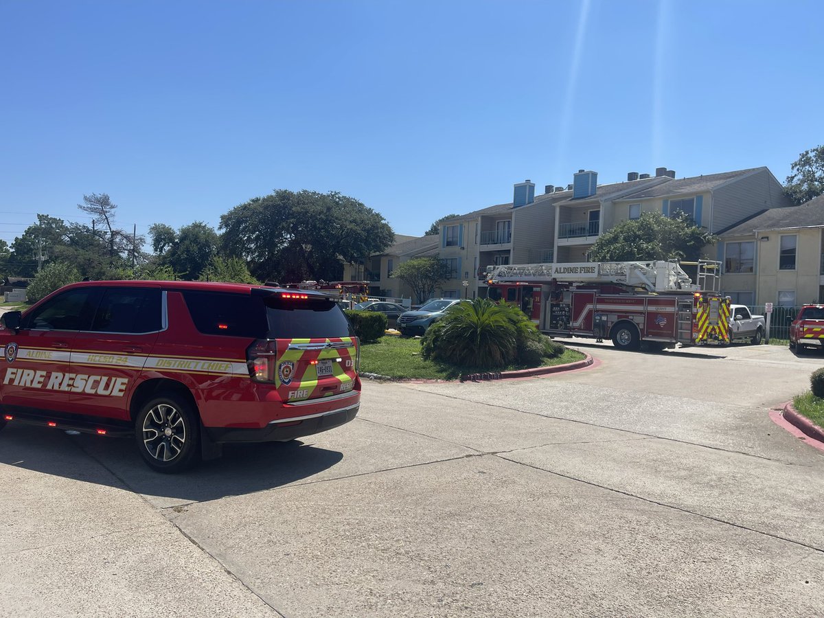 Heavy police presence in the 300 block of N Vista. Constables, Firefighters and Paramedics are on scene working a mattress fire on the second floor. No injuries reported 