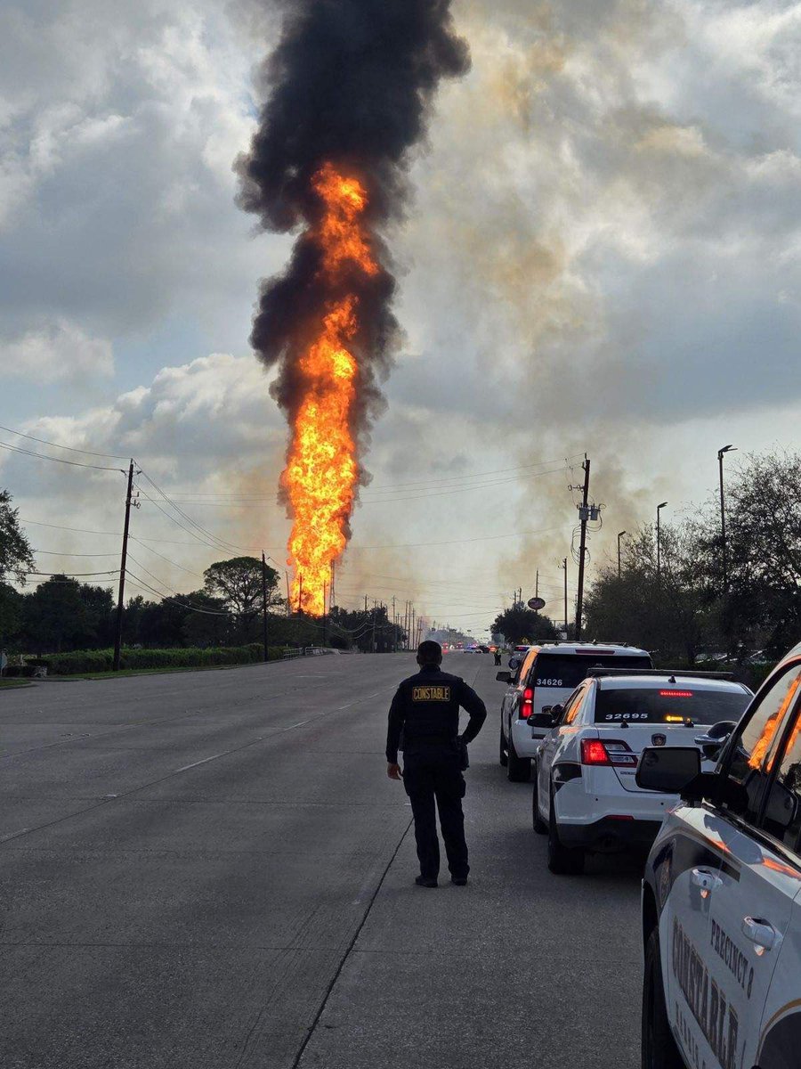 Precinct 8 Deputies are conducting traffic control for a pipeline fire in the 9800 block of Spencer Hwy. Expect delays and seek alternate routes