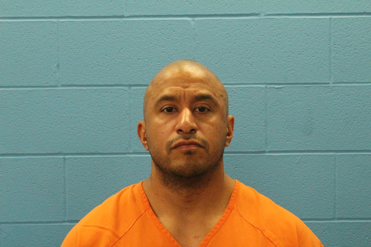 New Braunfels Police have arrested @Austin_Police Officer Joshua Lugo for assault causing bodily injury- family violence. APD says he's been placed on restricted duty and has initiated an admin investigation