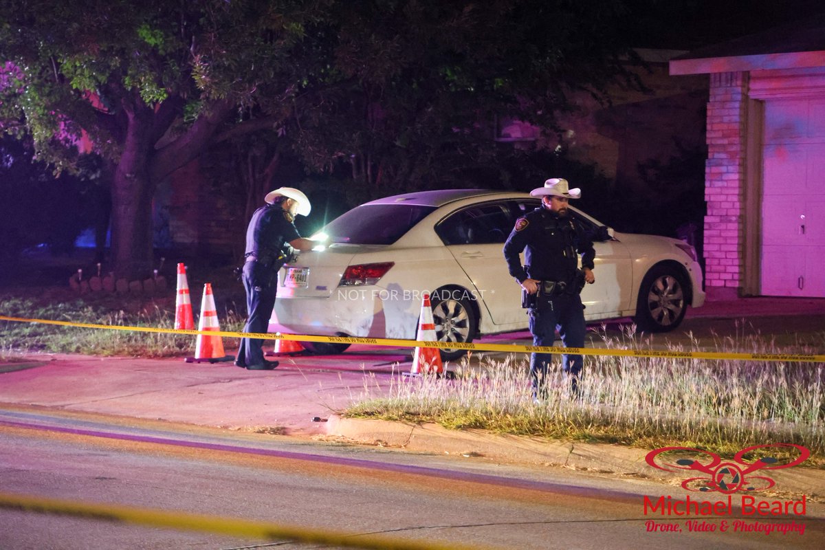 2 critical after southside shooting. At 9:43 south division officers responded to the 3900 block of Golden Horn lane for a reported shooting. When officers arrived they found a 21 year old male shot several times.