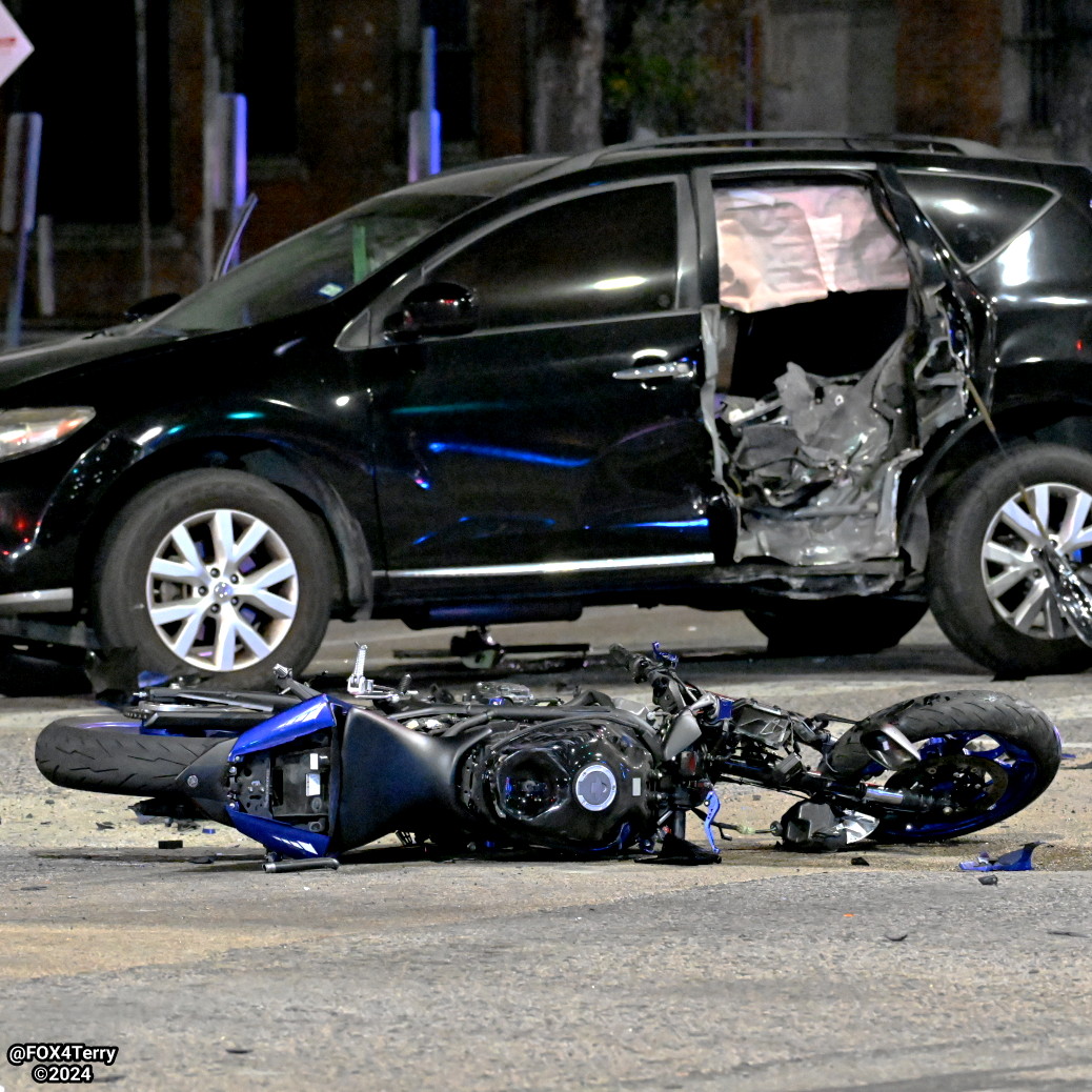 An overnight crash in Downtown Dallas has left a man dead.