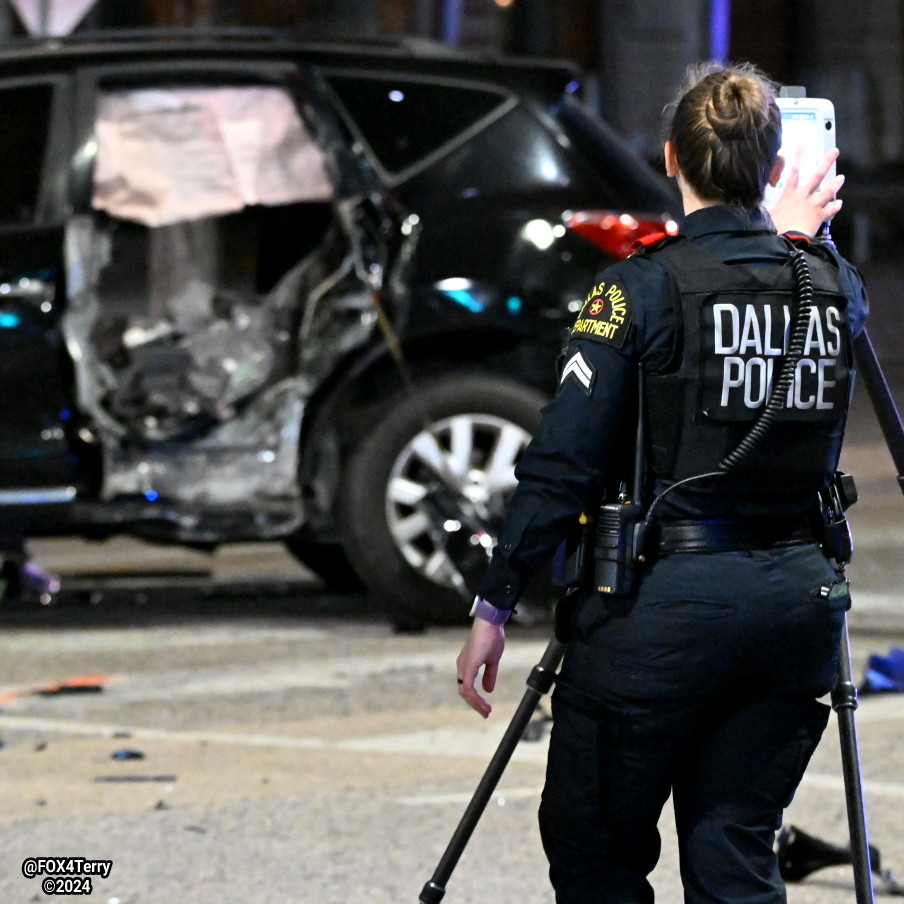 An overnight crash in Downtown Dallas has left a man dead.