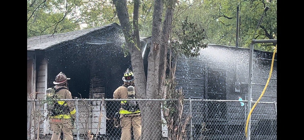 San Antonio Fire tells us that a vacant home was fully engulfed. The believe squatters may have set the fire. This at 1100 s Hamilton. Fire crews contained the fire. No one was at home and no one was hurt. Fire is being investigated