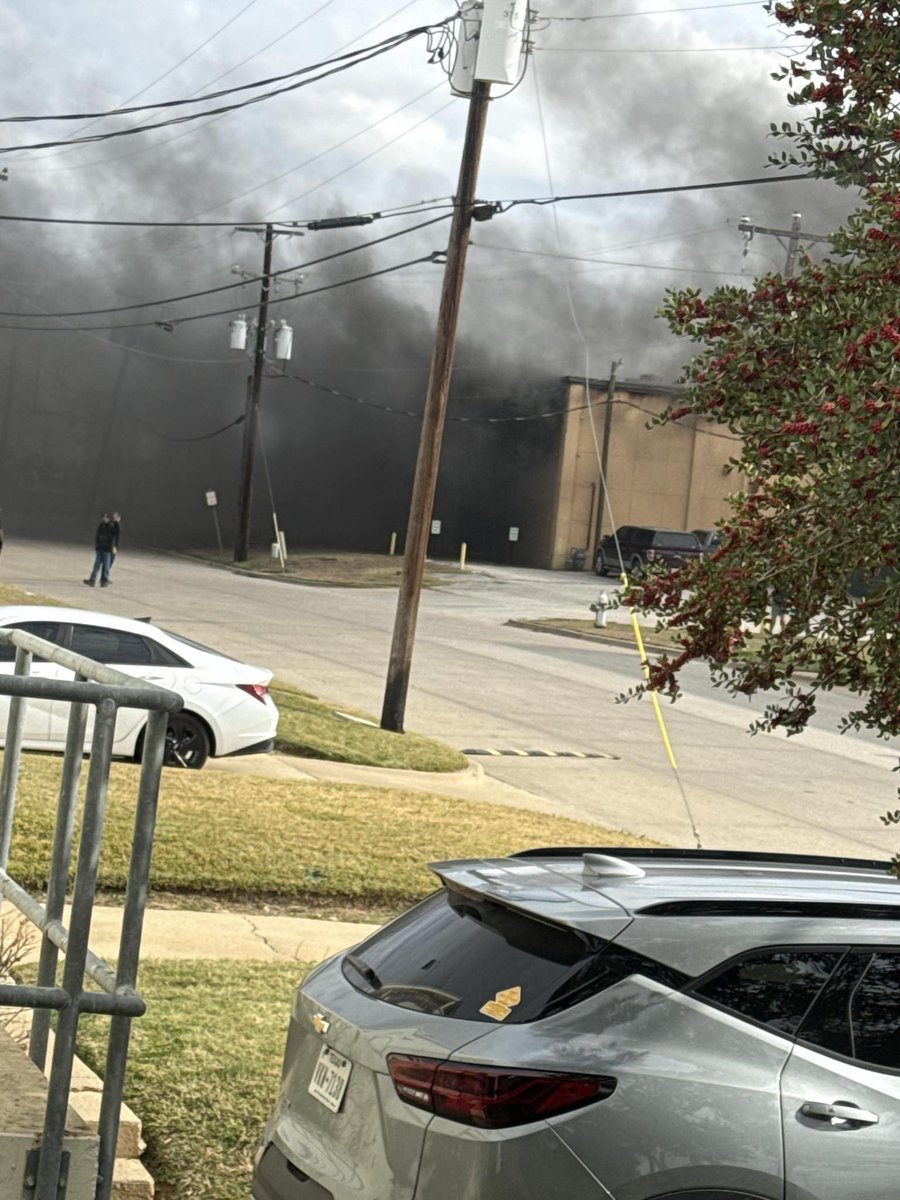 Structure Fire (Richland Hills) Engine 291, Haltom City Engine 471, and others are on scene with heavy smoke and working fire inside a large commercial building in the 7100 block of Burns Street. Reports of an oil fire inside a machine that has spread.