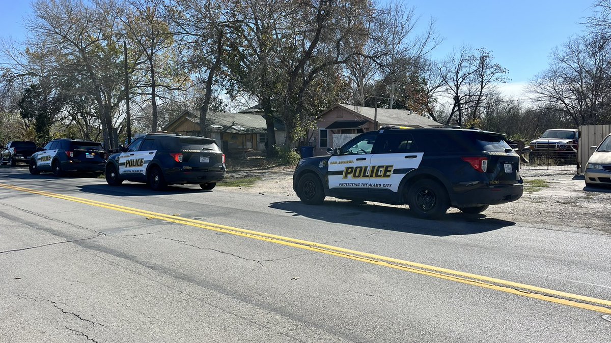 San Antonio police at the scene of a DOA. Police tell a man was found deceased. Homicide was called to investigate. It  appears to be an elderly black male. The medical examiner will determine the cause of death