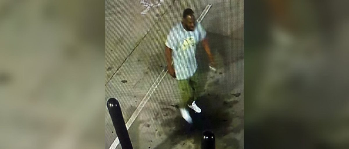 Houston police seek suspect in fatal shooting at convenience store