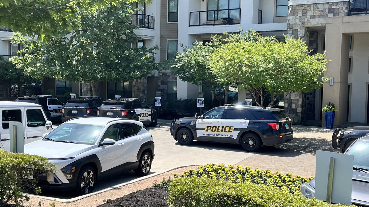 Barricaded suspect inside a hotel. Swat underway