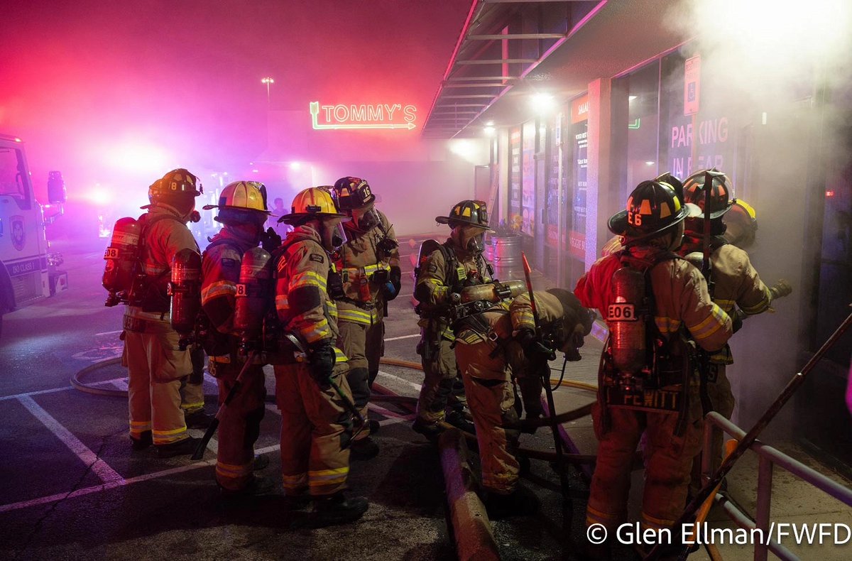 Early this morning, the Fort Worth Fire Department responded to a  commercial structure fire in the 5200 block of Camp Bowie Boulevard. When crews arrived on scene they saw light smoke showing and fire coming through the vent on the roof of Tommy's Hamburger Grill. Firefighters