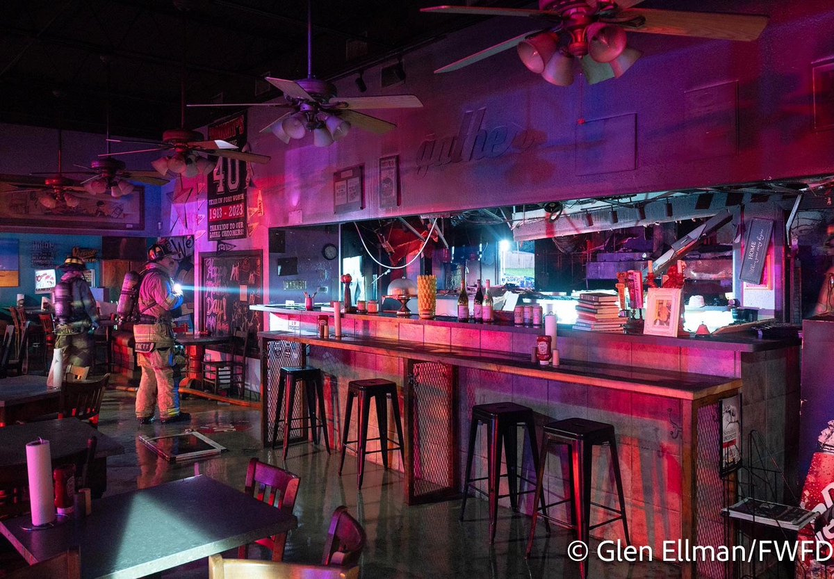 Early this morning, the Fort Worth Fire Department responded to a  commercial structure fire in the 5200 block of Camp Bowie Boulevard. When crews arrived on scene they saw light smoke showing and fire coming through the vent on the roof of Tommy's Hamburger Grill. Firefighters