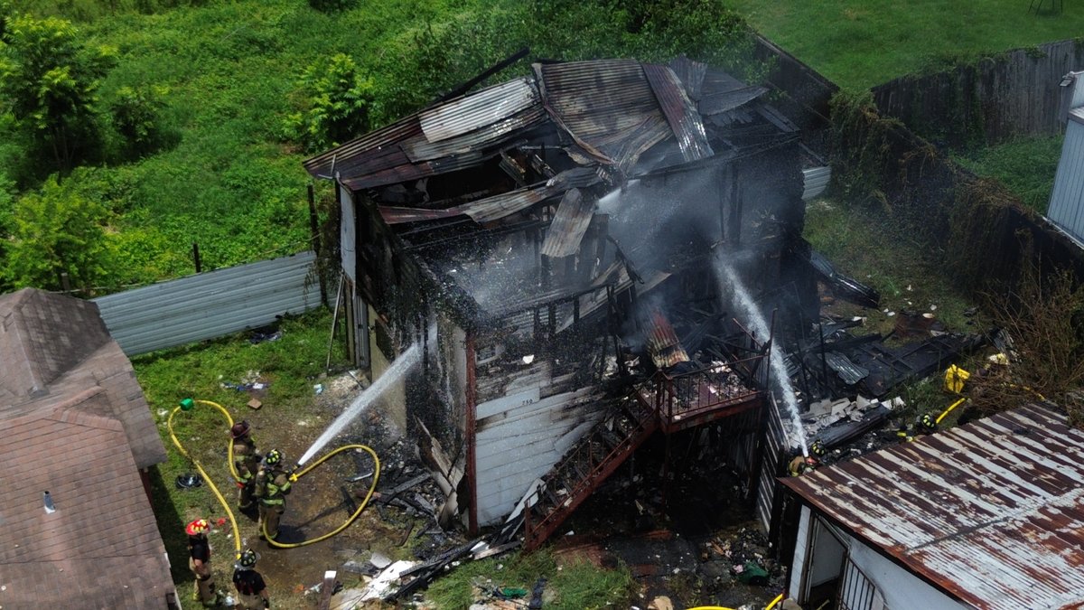 @HoustonFire is working to put out a house fire at 750 Fair Street in Acres Homes. The home sustained heavy damage as firefighters battled the flames and feels like temps.