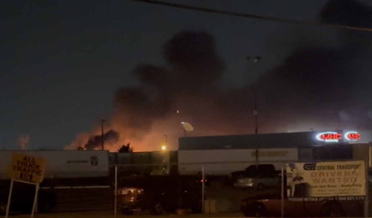 Structure Fire (Dallas) Dallas Fire Rescue is battling a structure fire in the 4700 block of Irving Blvd