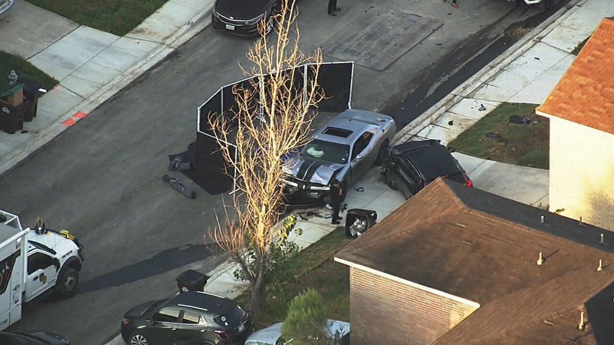 Homicide investigation : Young man killed after possible shootout, high-speed crash in Far Northeast Side neighborhood