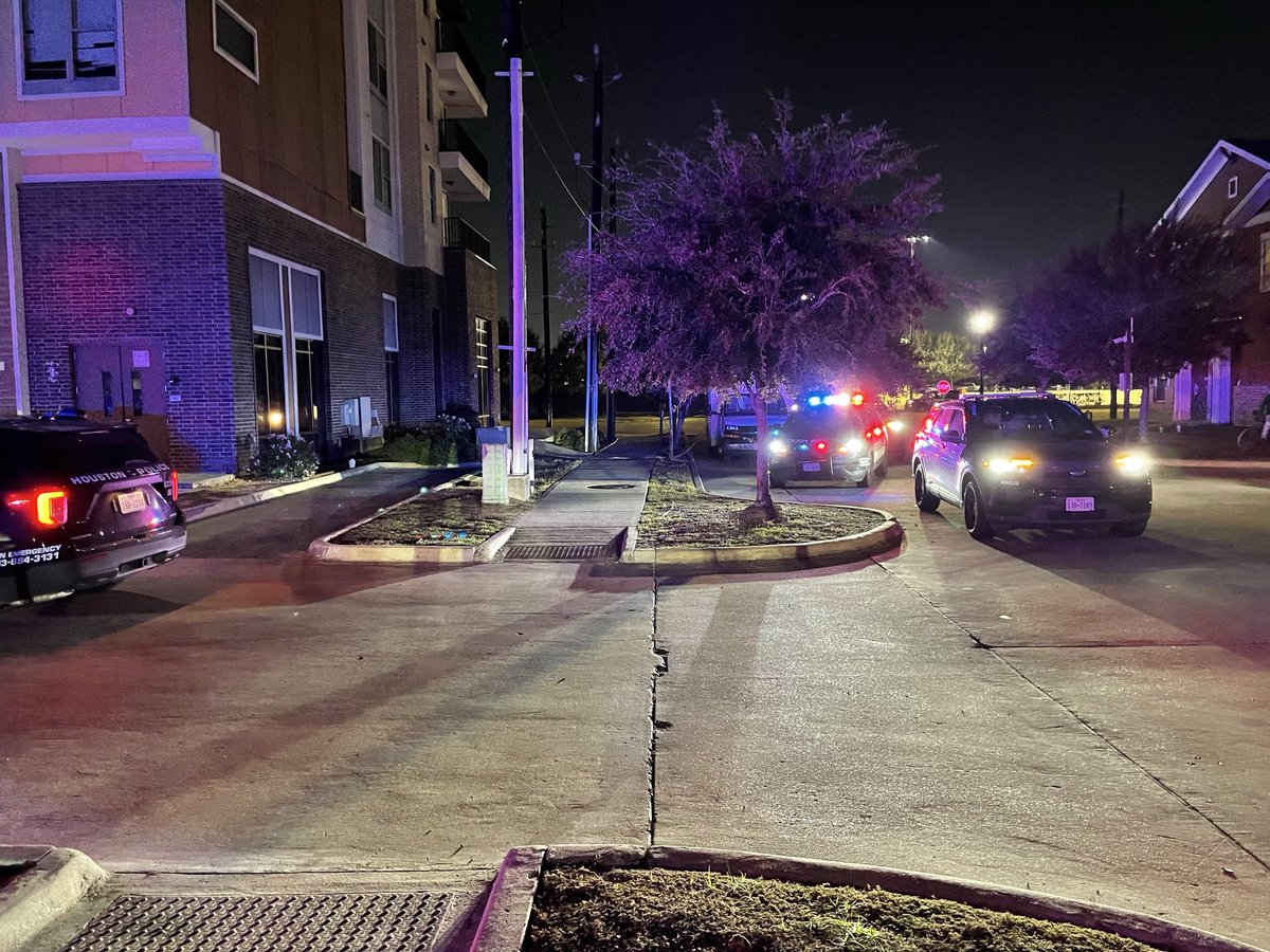 Southwest, K9 and Fox have four robbery suspects in custody 800 Staffordale Manor