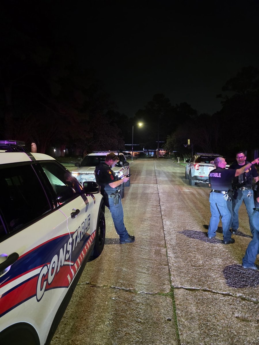 HEAVY POLICE PRESENCE: Deputies are searching the area of Perryoak Dr & Sunny Shores Dr for a missing adult female and 2-year-old child