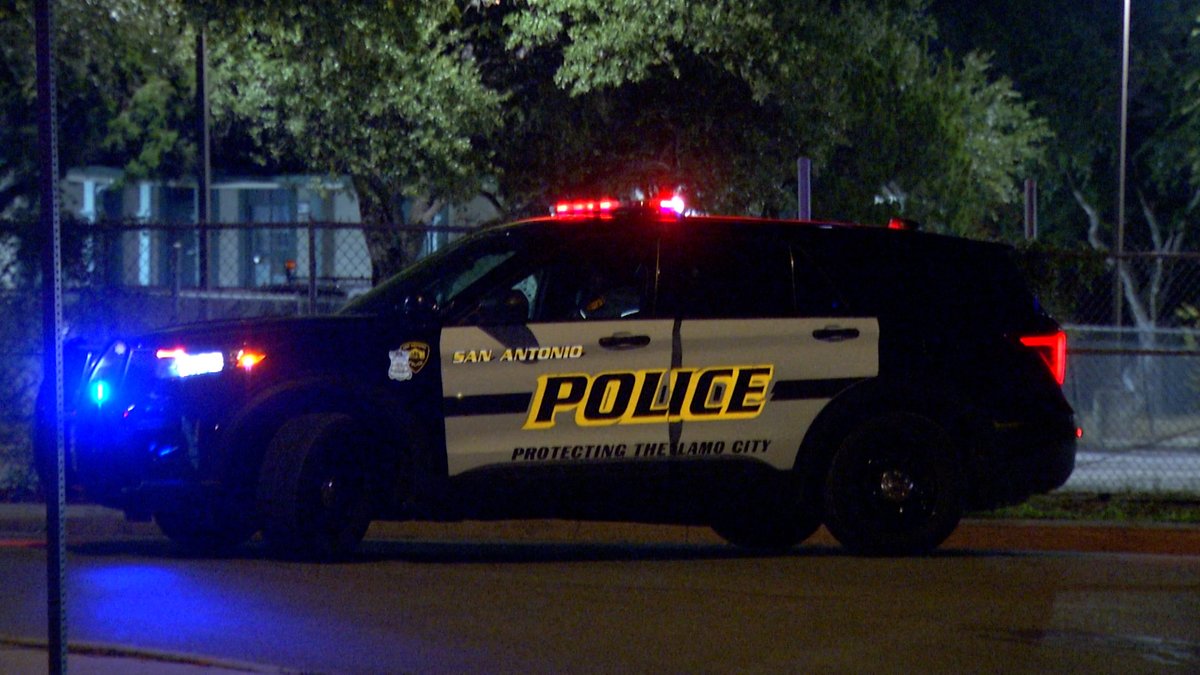 Early morning shooting leaves teenager dead on North Side