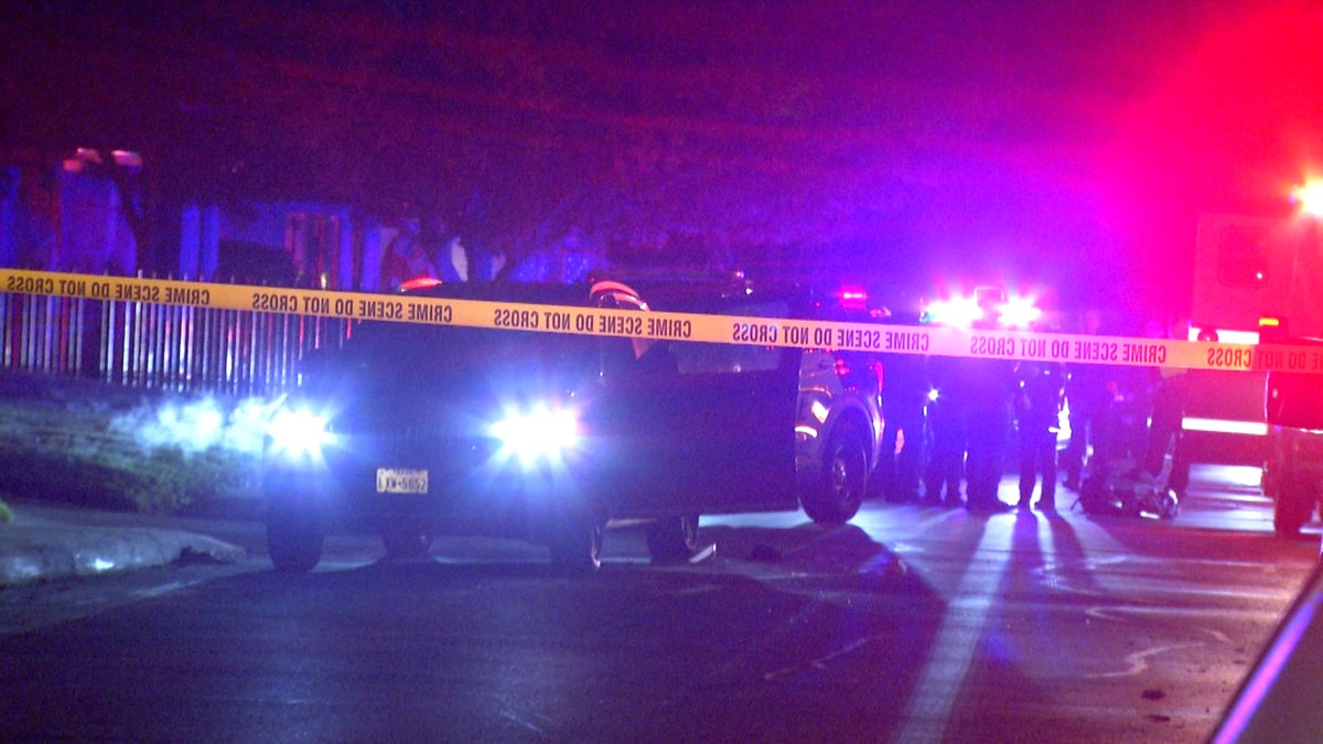 Early morning shooting leaves teenager dead on North Side