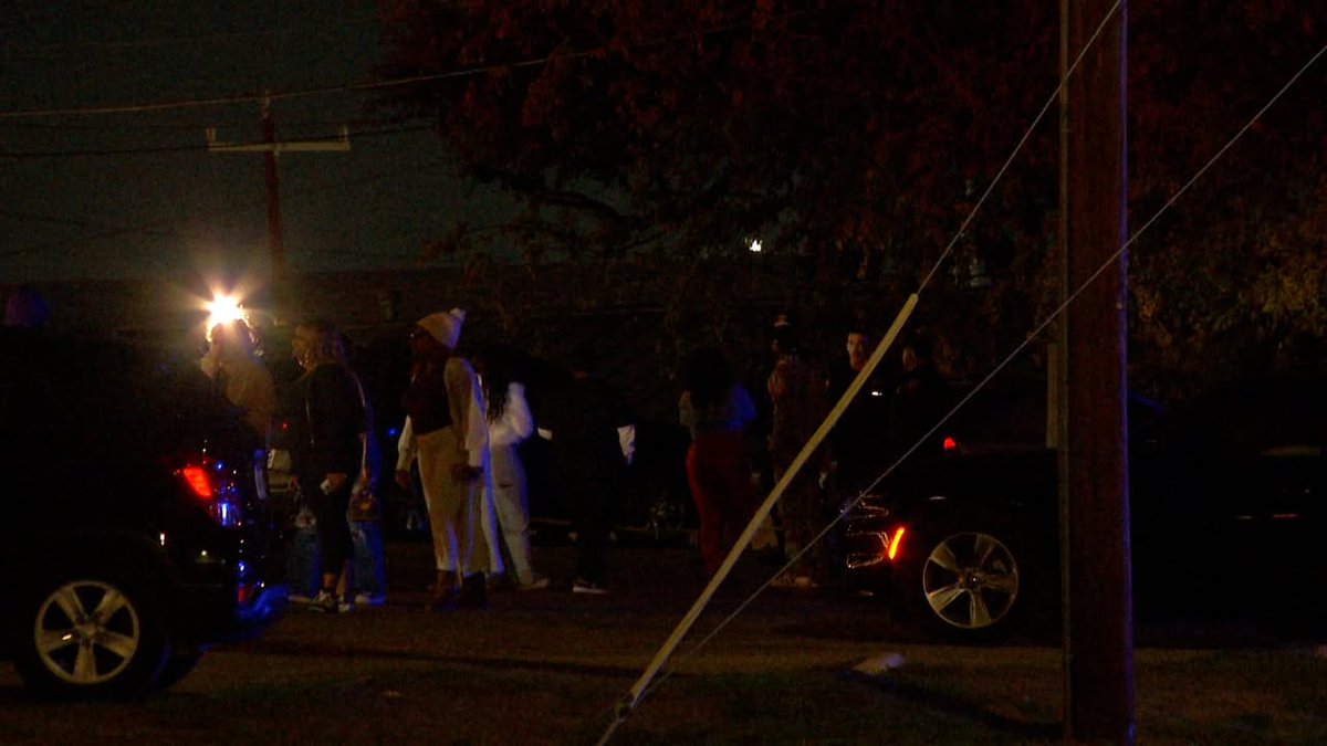 Shooting outside Bentley's Bar on North Side leaves two critically injured.  shooting happened around 1:30 a.m. in the parking lot of Bentley's Bar off Broadway near Flamingo Drive