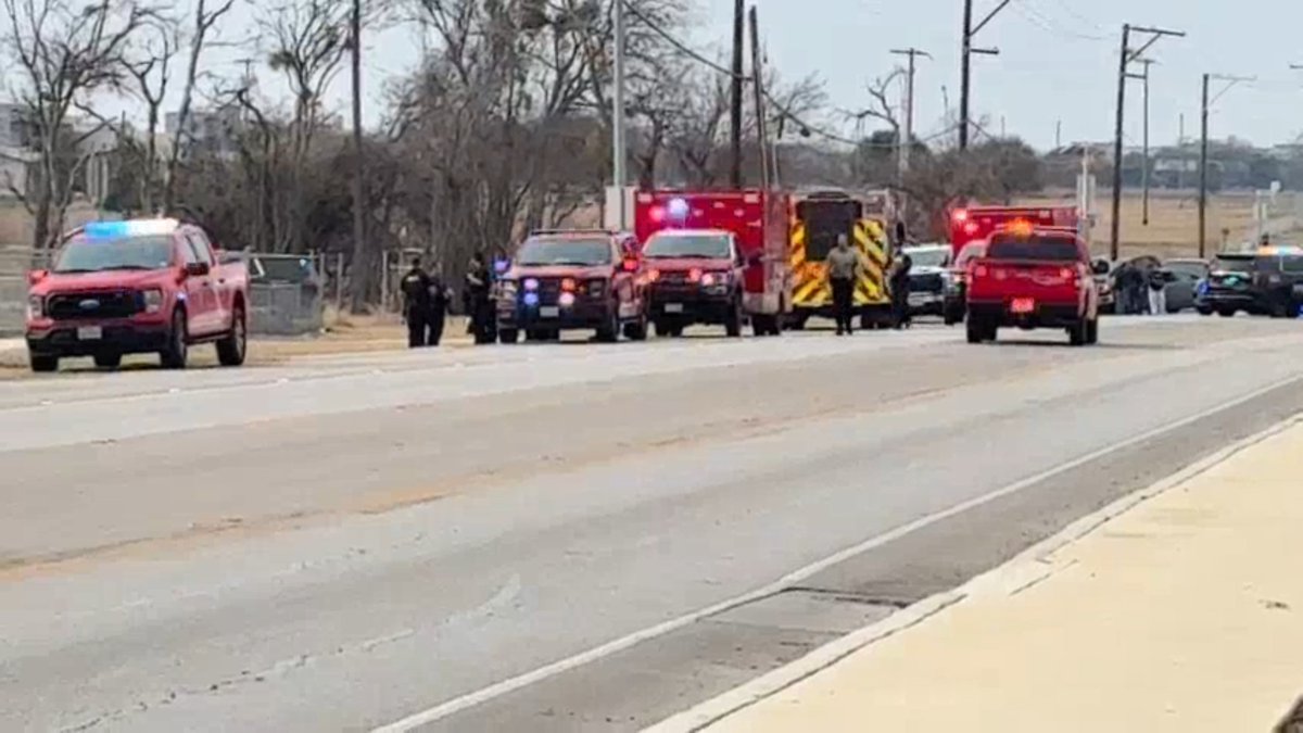 Canyon Middle School is on lockdown. reports that a student has been detained in a classroom. Students and staff are inside their classrooms with doors locked following Lockdown procedures. No injuries have been reported