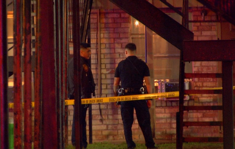 Fatal shooting   A teenager has died after an argument led to a shooting early Wednesday morning.  shooting occurred at the Vaquero Apartments near Hwy 90 and Springvale Drive