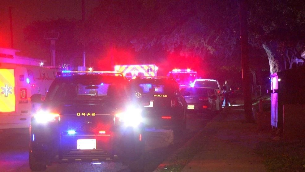Woman stabbed from behind while walking on West Side, police say