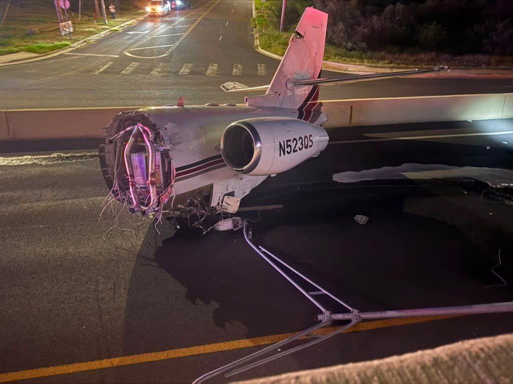 NetJets Private Jet Crashes on Loop 20 in Laredo,Texas A Cessna Citation Latitude (N523QS) operating for NetJets crashed late Tuesday night near Saunders/Loop 20, close to Laredo International Airport. The jet, diverted from a flight originating in Los Cabos,