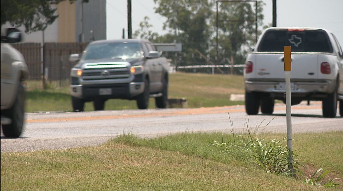 Girl killed in rollover near La Vernia after vehicle left road, struck sign, and overturned.
