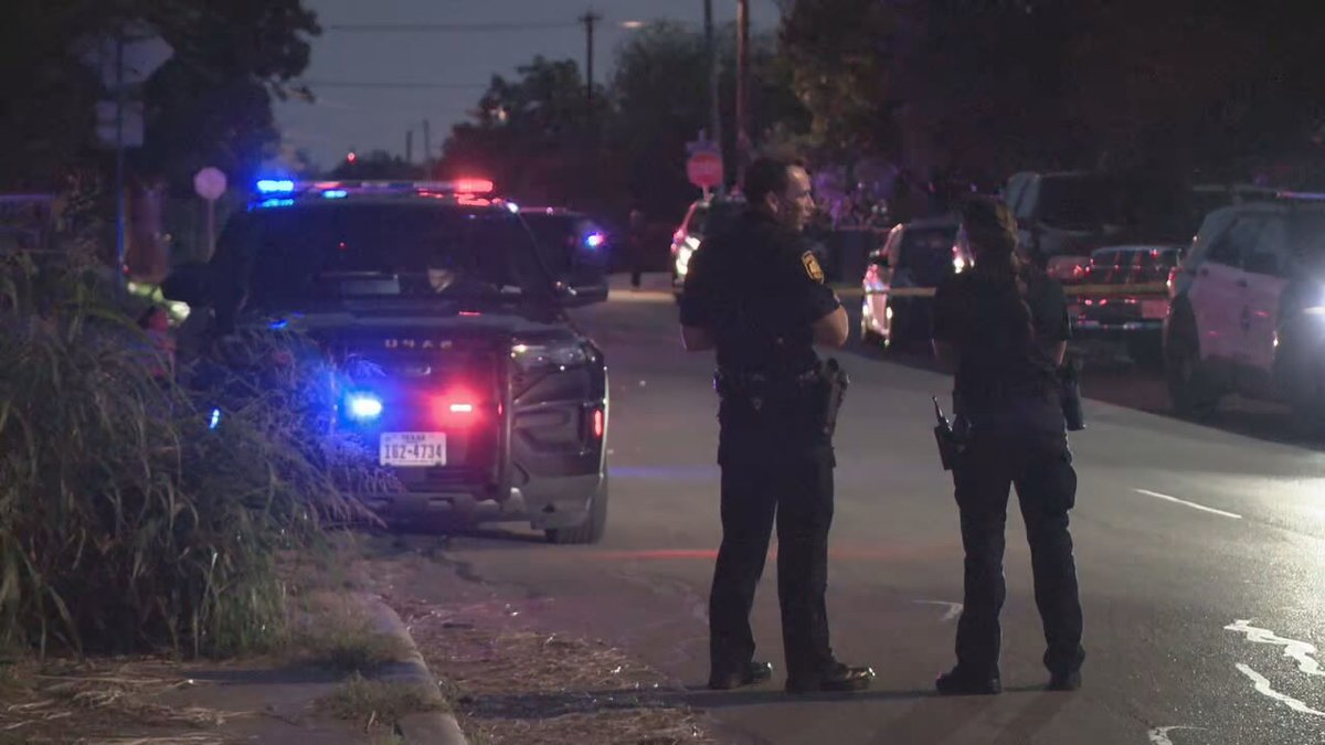 Police are investigating after a man was found with a gunshot wound to the head just west of downtown.    police were called to the scene of a reported shooting in Progress near the corner of West Poplar Street and NW 26th Street