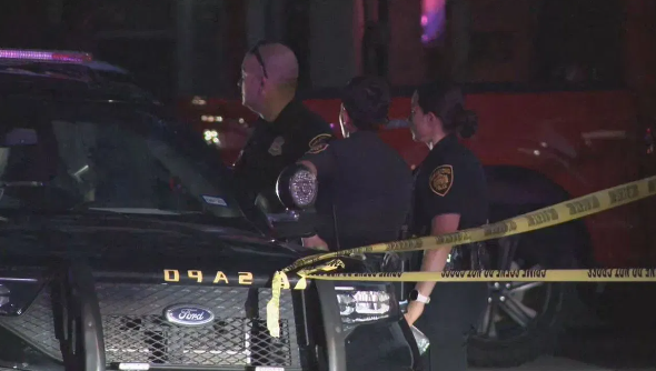 Police are investigating after a man was found with a gunshot wound to the head just west of downtown.  Police were called to the scene of a reported shooting in Progress near the corner of West Poplar Street and Northwest 26th Street
