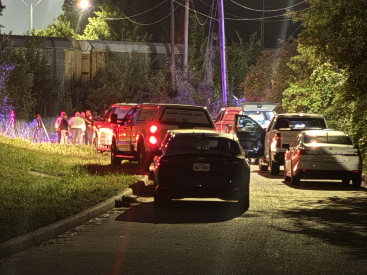 @SheriffEd_HCSO @HCSOTexas are on scene of a death investigation in the 12800 block of Homestead Rd. Initial reports say a deceased person was found under a bridge