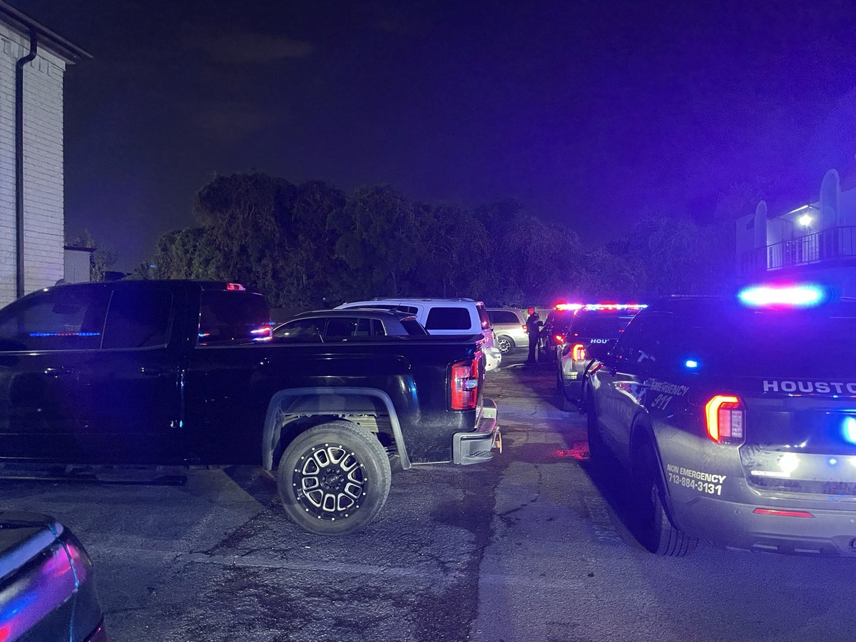 Northwest officers are at a shooting scene 3400 Blalock. Adult male deceased at the scene. Adult male suspect detained